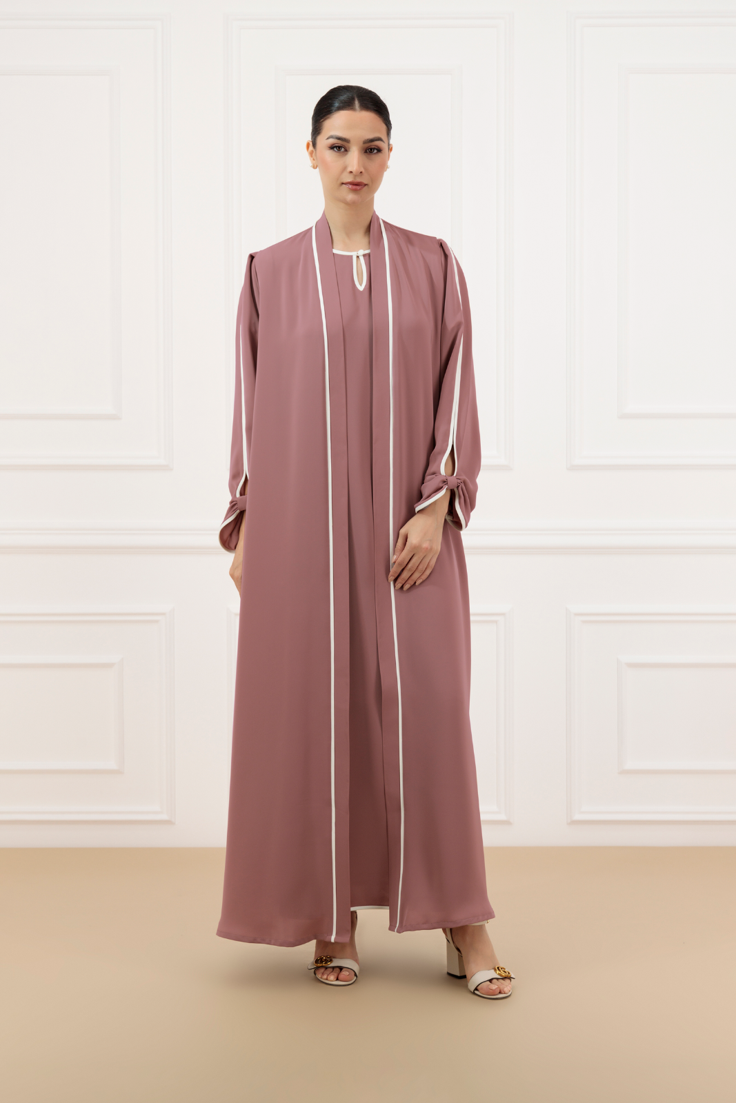 Piping with bow sleeves