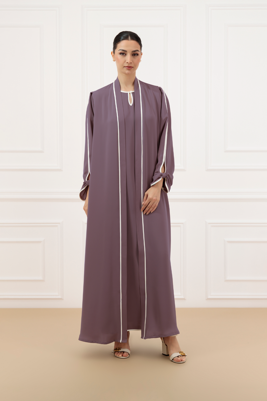 Piping with bow sleeves