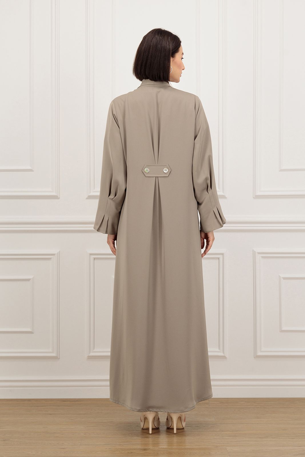 Semi-fitted coat-style Abaya