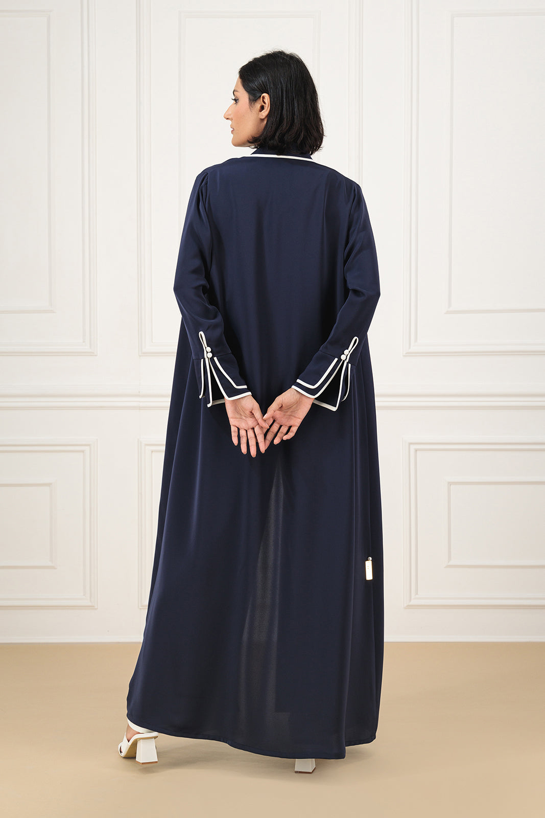 Double cuff piping abaya