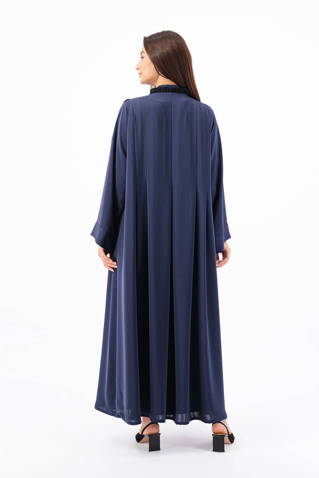 Contrast asymmetrical front ruffled with back pleated abaya