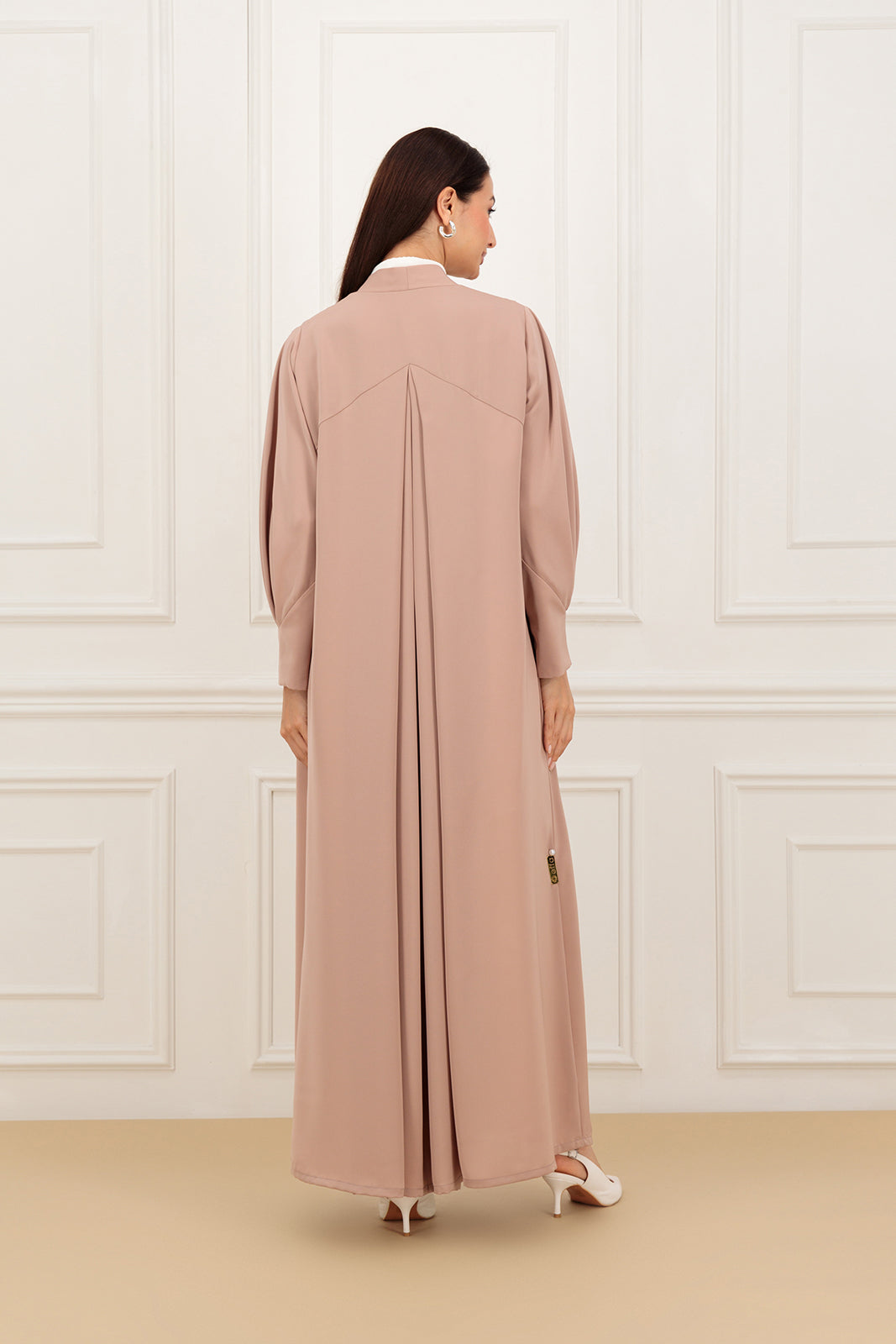 Back draped abaya