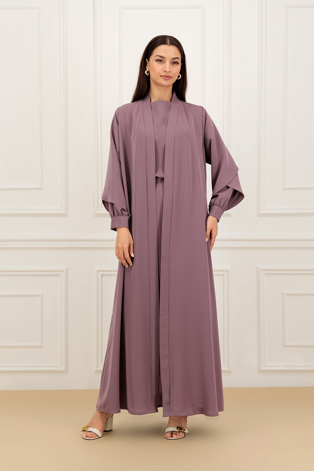 Fluid crepe overlapped sleeves abaya