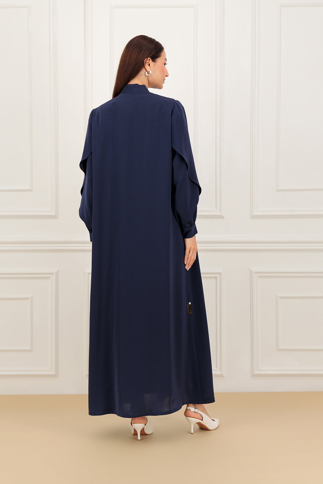 Fluid crepe overlapped sleeves abaya