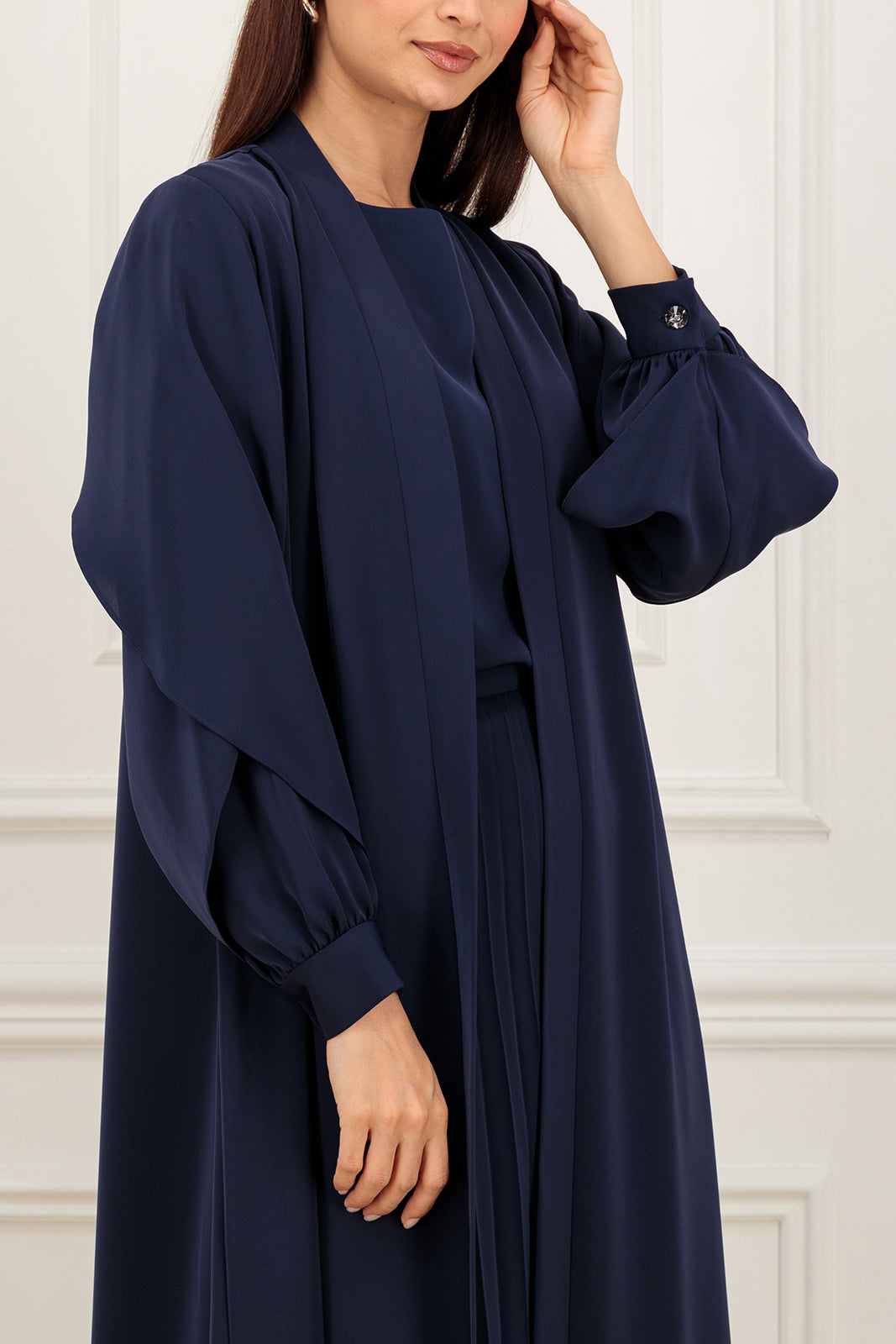 Fluid crepe overlapped sleeves abaya