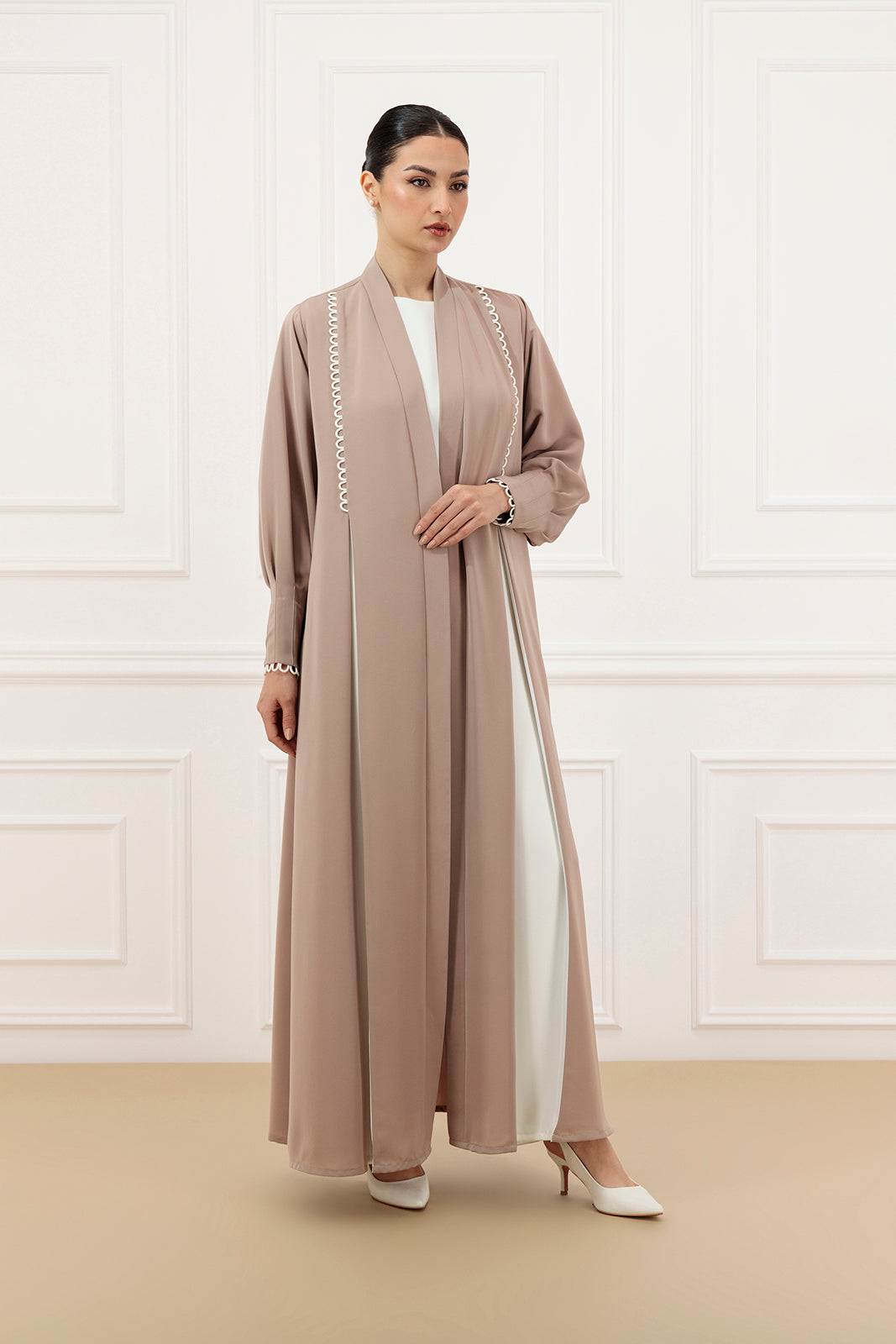 Box pleat abaya with loops detail ( contrast)