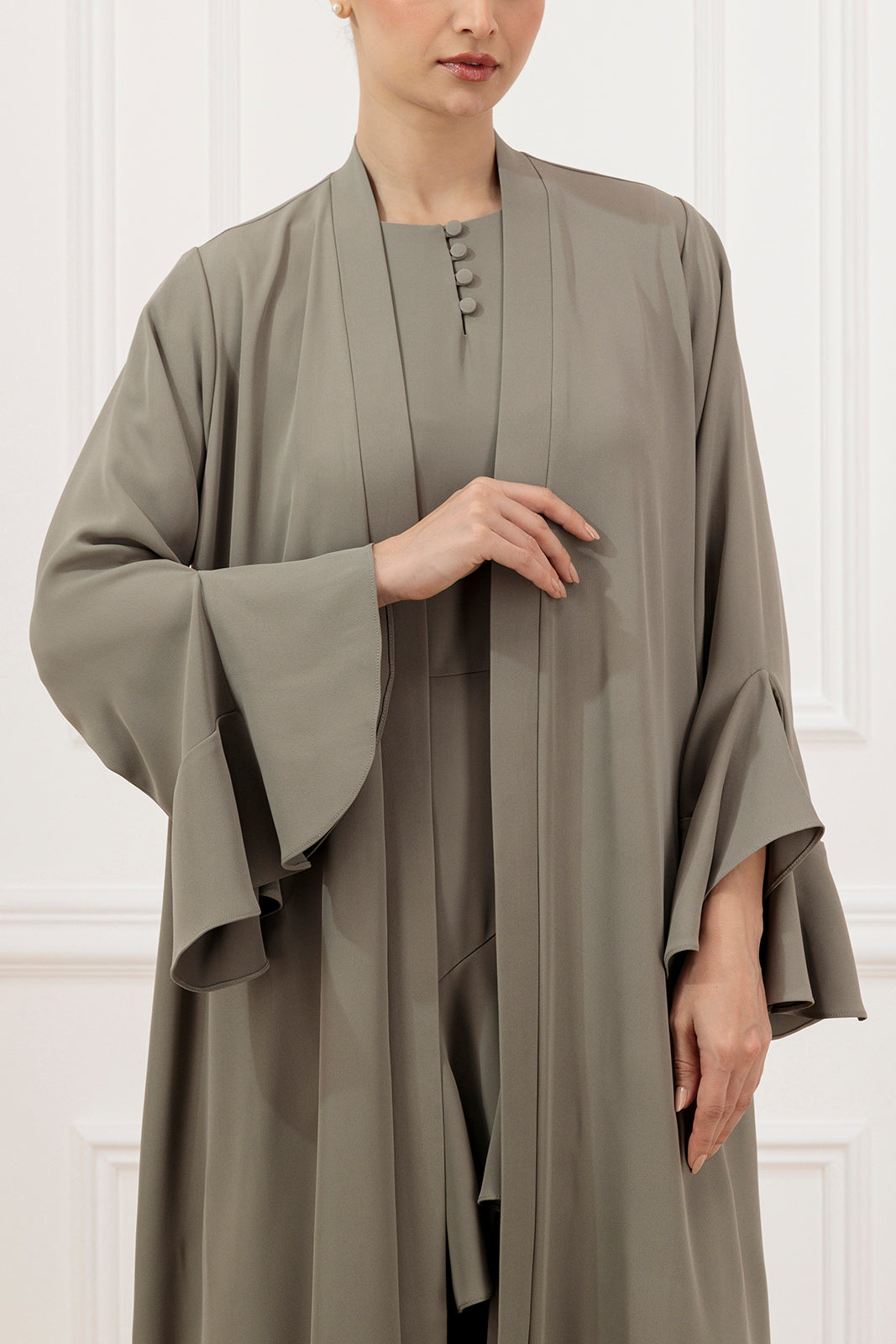 Crepe ruffled sleeves