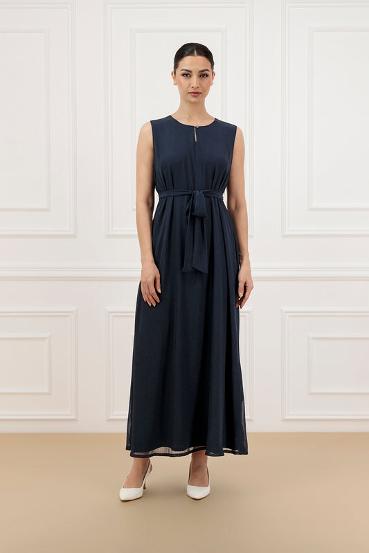 Elegant dress with buttoned accent