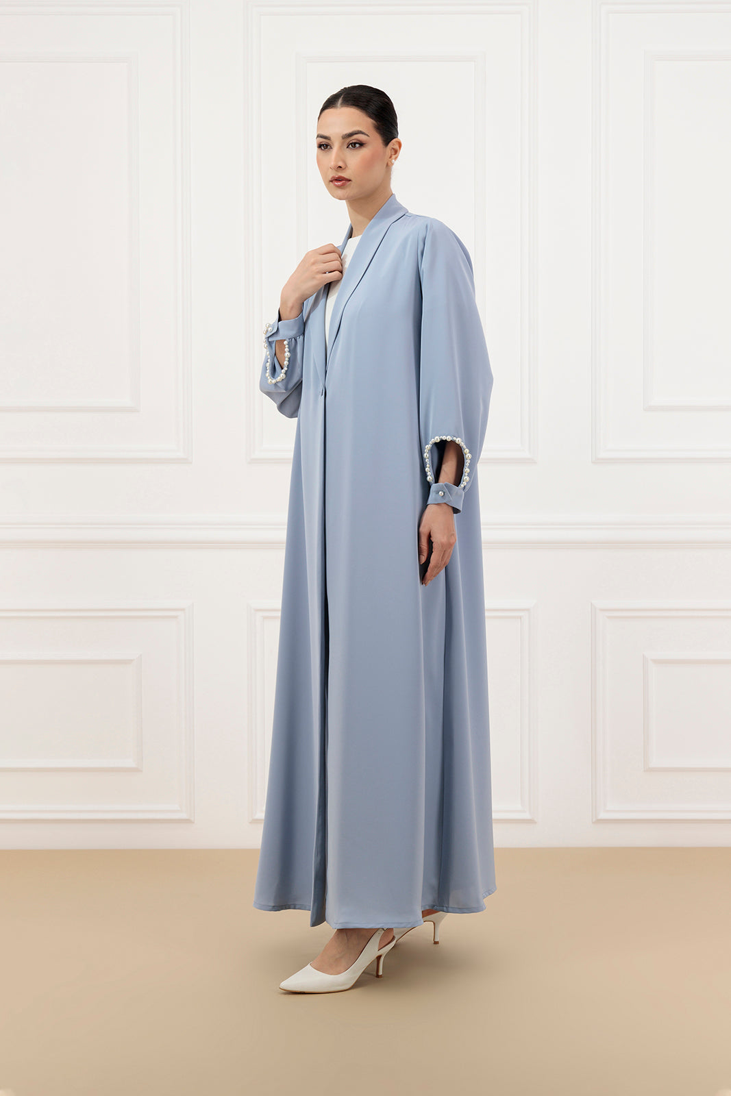 Cut-out pearl sleeve abaya