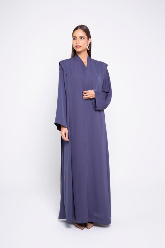 Abaya with structured shoulder lines