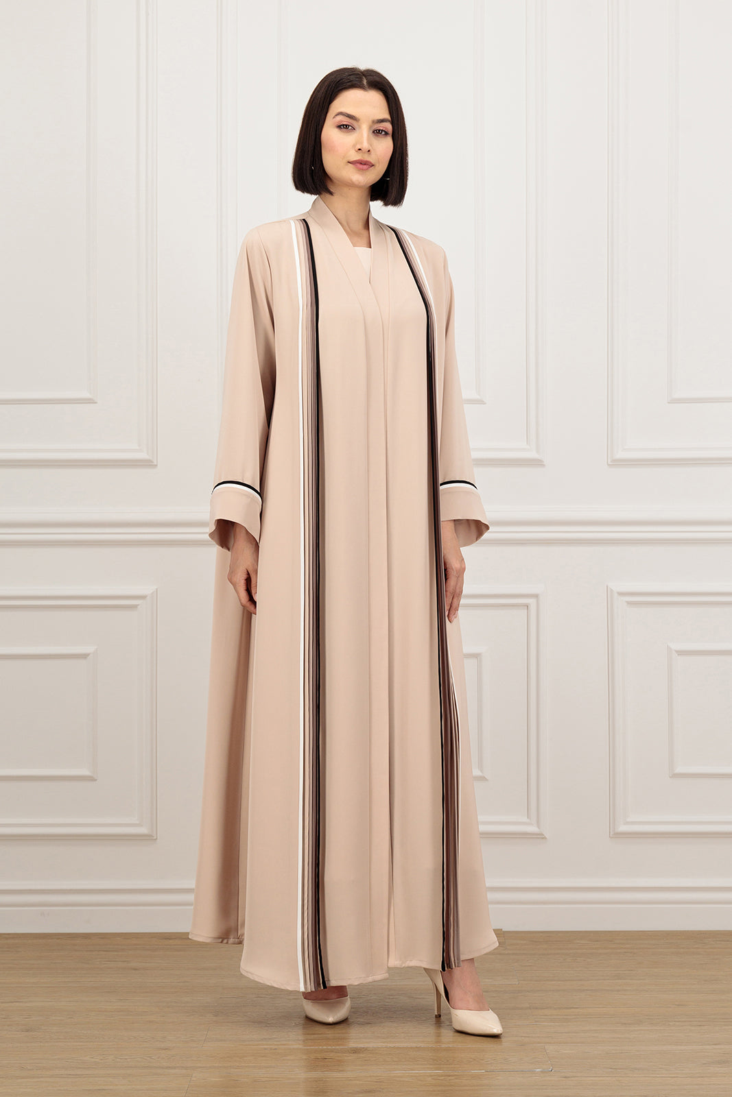 Abaya with piping on the front and sleeves detail
