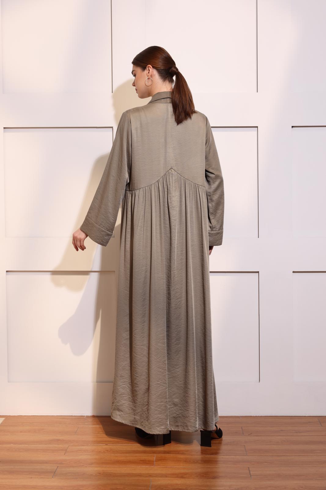 Abaya With Gathering Detail On The Back