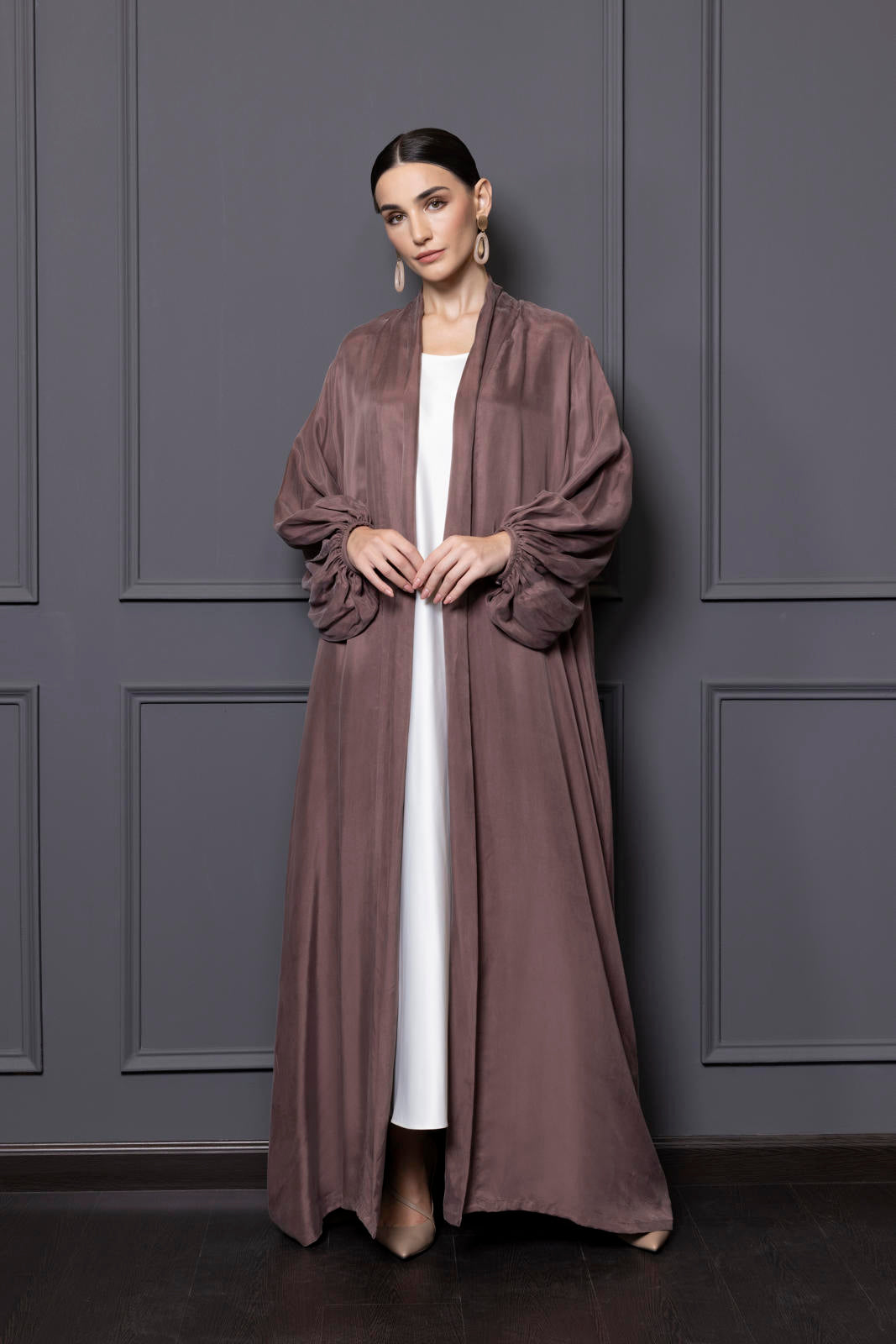 Abaya with roll collar