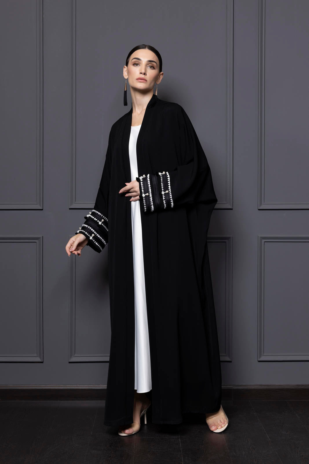 Farasha abaya with embellished cuff